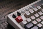 8Bitdo Retro Mechanical Keyboard, Bluetooth/2.4G/USB-C Hot Swappable Gaming Keyboard with 87 Keys, Dual Super Programmable Buttons for Windows and Android - N EditionQ - Imagem 7