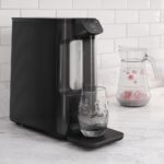 Electrolux Purificador de Água Gelada Fria e Natural Elétrico Compacto Eletronico placa Filtro refil 6 meses ou 3000l Painel Touch Bivolt Preto PE12P - Imagem 4