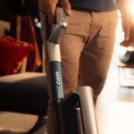 WAP Limpadora e Aspirador Multifunções Magic Clean 2 em 1 Autonomia de 90min Vertical e Portátil Com Escova Pet Base Carregadora Bivolt - Imagem 9