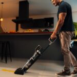 WAP Limpadora e Aspirador Multifunções Magic Clean 2 em 1 Autonomia de 90min Vertical e Portátil Com Escova Pet Base Carregadora Bivolt - Imagem 24