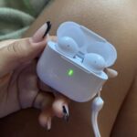 Fones Bluetooth 5.3 sem fio branco, 40h de bateria, USB-C, IPX6 e microfone para Android e iOS - Imagem 3