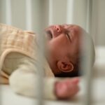 Babá Eletrônica Maxi Cosi See Pro 360: monitore seu bebê com CryAssist, câmera 2K, visão noturna e 10h de bateria. - Imagem 9