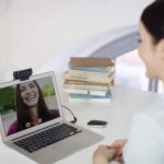 Webcam Full HD Logitech C920s com foco automático, microfone estéreo e tampa de privacidade para videochamadas em 1080p - Imagem 9