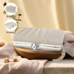 Bolsa Clutch Festa Feminina Dourada com Correntes Removíveis, elegante e versátil para usar na mão, ombro ou transversal. - Imagem 4