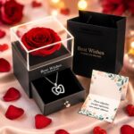 Kit Presente Rosa Eterna com Colar Eu Te Amo 100 Idiomas: presente romântico e sofisticado em caixa de luxo com sacola. - Imagem 3