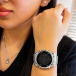 Relógio Champion Feminino Digital Prata CH40071T com colar e brincos: elegância e praticidade em um só conjunto. - Imagem 2