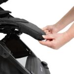 Carrinho de Bebê Safety 1st Bytes Full Black: fechamento fácil, proteção UV50+ e conforto para o bebê. - Imagem 13
