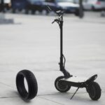 Pneu sólido 165x45 para hoverboard: mais aderência, durabilidade e segurança na substituição da roda preta. - Imagem 4