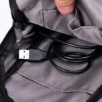 Mochila de Ombro USB Compacta e Impermeável para Trabalho, Viagem e Uso Casual com Porta USB Ajustável - Imagem 7