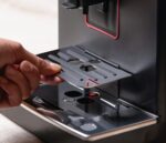 Gaggia Magenta Plus 110V: cafeteira espresso automática italiana com 5 bebidas, vapor profissional e display colorido. - Imagem 5