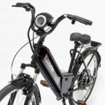 Bicicleta Elétrica Confort 800W 48V 15Ah Preta: mobilidade sustentável, confortável e segura para o dia a dia. - Imagem 3