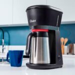 Cafeteira Oster Black com Jarra Térmica Inox 0,7L - 127V: café quente por mais tempo com função antigotejamento. - Imagem 4