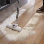 Kärcher Aspirador de Pó Vertical 2 em 1 VCL 2 com filtro 220V: versatilidade, filtro HEPA e limpeza eficiente em qualquer ambiente. - Imagem 4