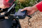 Weber Churrasqueira Elétrica Externa Lumin Verde Claro: portátil e ideal para pátios, sacadas e decks pequenos - Imagem 6