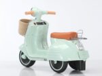 Scooter Elétrica Com Banco Acolchoado Menta 6V Bandeirante com farol, som USB e bagageiro para brincar com estilo e praticidade. - Imagem 3