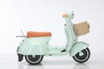 Scooter Elétrica Com Banco Acolchoado Menta 6V Bandeirante com farol, som USB e bagageiro para brincar com estilo e praticidade. - Imagem 5