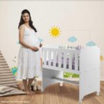 Mini berço com colchão Tigus Branco em MDF, com rodízios com trava e praticidade para o quarto do bebê. - Imagem 3