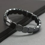 Pulseira de hematita masculina com pedras naturais: estilo, energia e confiança para presentear com intenção. - Imagem 6