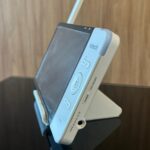 Base Suporte Para Monitor Tela De Babá Eletrônica Vtech: encaixe seguro, estável e antiderrapante para melhor posicionamento da tela. - Imagem 4