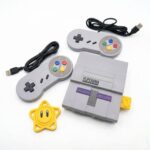 Game Retro Mini Super Nintendo 2 Controles com todos os jogos de SNES para reviver a nostalgia com diversão em dupla. - Imagem 3