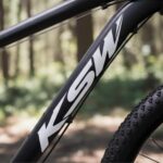 Bicicleta Aro 29 KSW XLT com quadro de alumínio, 21 marchas e freio a disco mecânico para mais controle e segurança. - Imagem 6