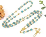 Terço azul celeste São Bento 10 mm banhado a ouro, rosário com medalha milagrosa e crucifixo para compra segura e elegante - Imagem 6
