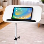Mesa Portátil Ajustável Pluggei Select: altura regulável e tampo inclinável para home office, estudo e sofá. - Imagem 9