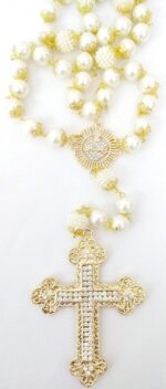 Terço de Noiva Cruz Dupla Face Banhado a Ouro com Pérolas Creme, delicadeza e elegância para o seu grande dia - Imagem 3