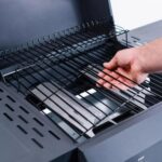Churrasqueira A Gás Portátil Frank Grill com 2 queimadores, mobilidade e controle preciso para assados práticos e saborosos. - Imagem 6