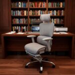 Cadeira de escritório Zeus Aljatec cinza: conforto ergonômico com suporte lombar e malha respirável para longas horas de uso. - Imagem 6