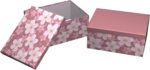 Caixa para Presente Cartonada VMP Kit 10 Unidades: papelão rígido premium, visual floral rosa e pronta para presentear com elegância. - Imagem 3