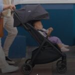 Carrinho de Bebê Joie Pact Pro com Bebê Conforto: leve, compacto e portátil, ideal para passeios e viagens. - Imagem 9
