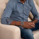 Mondaine Relógio Masculino Social Prata: elegância e estilo para compor looks sofisticados no dia a dia. - Imagem 3