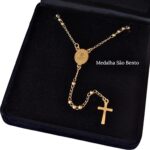 Terço Feminino de Pescoço 50 cm em aço inox 316L, hipoalérgico e resistente, com Medalha de São Bento em dourado ou prata. - Imagem 5