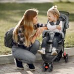 Carrinho de Bebê EasyGo KaBaby cinza: dobrável, leve e prático para até 15kg. - Imagem 8