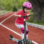 Scooter 2 em 1 infantil com assento removível, 3 rodas LED e altura ajustável para diversão e equilíbrio de 3 a 8 anos - Imagem 6