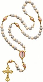 Terço Nossa Senhora de Fátima Madeira 8mm Católico com Crucifixo Dourado para oração e devoção diária - Imagem 3