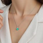 Colar Ponto de Luz Coração Verde em Zircônia Premium: brilho elegante, durável e perfeito para presentear com estilo. - Imagem 4