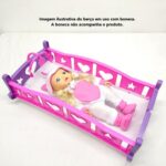 Berço de Boneca Infantil Rosa com pés para balançar, ideal para brincar de cuidar e encantar a criança. - Imagem 5