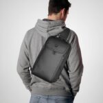 Mochila tiracolo compacta para MacBook Pro M4 14 e Air/Pro 13: prática, leve e ideal para transportar com segurança. - Imagem 6