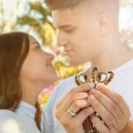 Terço do Casal Madeira Imbuia 8mm: união, fé e devoção em um acabamento elegante para sua oração diária. - Imagem 3