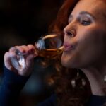 Glencairn Copita com tampa e caixa premium: copo de cristal ideal para degustação de whisky, com presente sofisticado. - Imagem 5