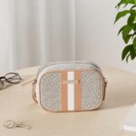 Bolsa tiracolo Nautica Candid leve e prática, ideal para levar seus itens com segurança no dia a dia. - Imagem 3