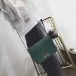 Bolsa transversal feminina leve e moderna com corrente, ideal para uso diário e festas - Imagem 5