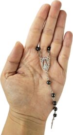 Terço Colar Nossa Senhora Aparecida Hematita 6mm: fé, proteção e elegância para oração diária e presente devocional. - Imagem 5