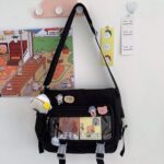 Bolsa tiracolo Kawaii com janela para pins e pelúcia, ideal para anime, cosplay e uso diário com estilo Y2K. - Imagem 7