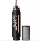 Corretivo M·A·C Studio Fix All Over Face Pen: cobertura média a alta, acabamento natural matte e duração de até 36 horas.