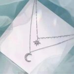 Colar Duplo Lua e Estrela com Zircônia: elegância delicada para valorizar seu visual com charme celestial. - Imagem 5