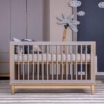 Berço Quater Cinza com Carvalho Malva 2 em 1: berço que vira mini cama e acompanha o crescimento do bebê com segurança e estilo. - Imagem 4