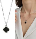 Colar Trevo Preto Brilhante em Aço Inox 316L: elegante, durável e ideal para compor looks femininos com estilo premium. - Imagem 5
